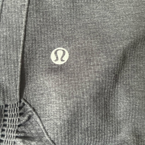 Lululemon - Picture 2 of 8